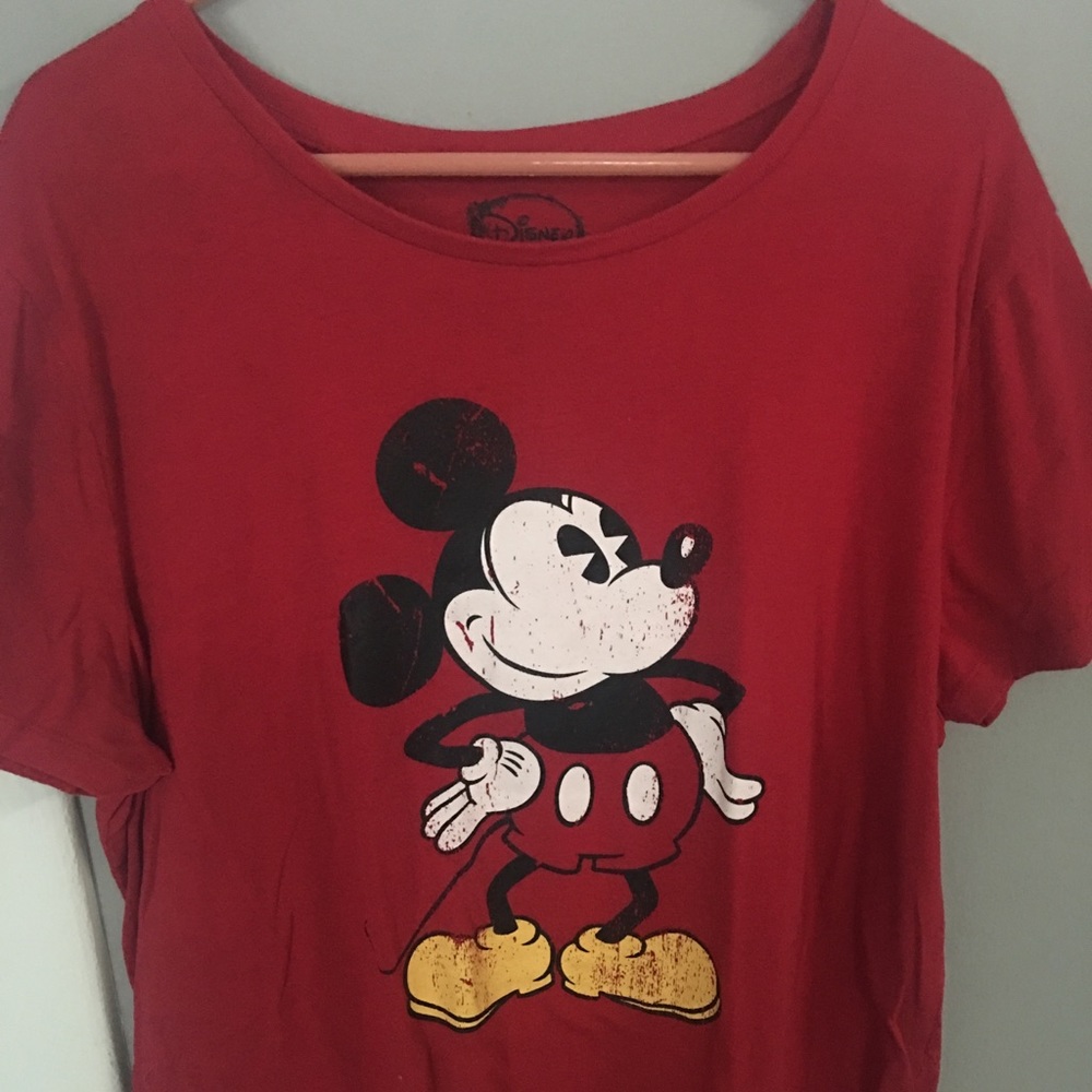 T-SHIRT
